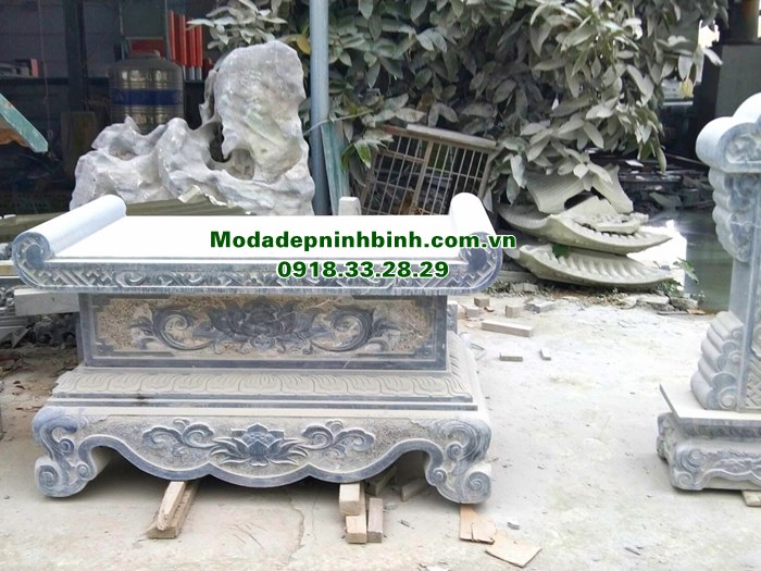 Mẫu bàn lễ đá xanh ngoài trời đẹp chế tác tại Ninh Bình.